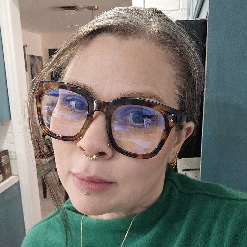 Meet your Posher, Lisa